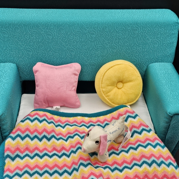 American Girl Maryellen's Sofabed Set - Retired - Picture 6 of 6